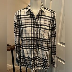 🔥Woman American Eagle small boyfriend fit soft black white gray flannel